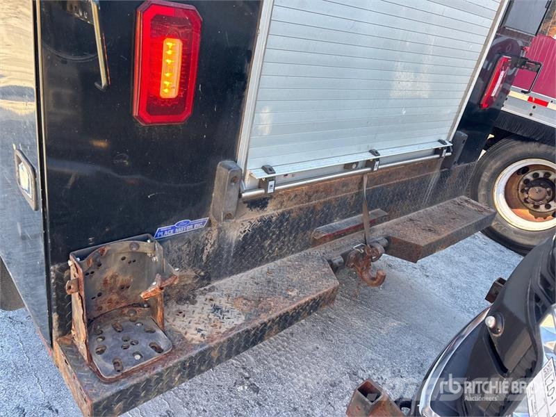 Ford F-450 XL 4x2 Crew Cab Utility Truck Utilitaire benne