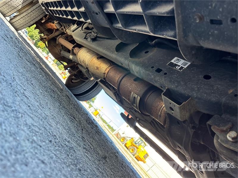 Ford F-450 XL 4x2 Crew Cab Utility Truck Utilitaire benne