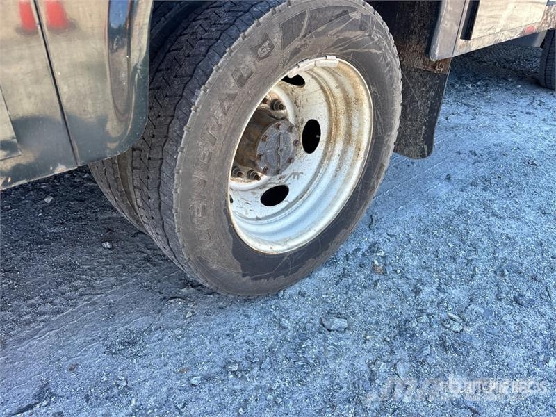 Ford F-450 XL 4x2 Crew Cab Utility Truck Utilitaire benne