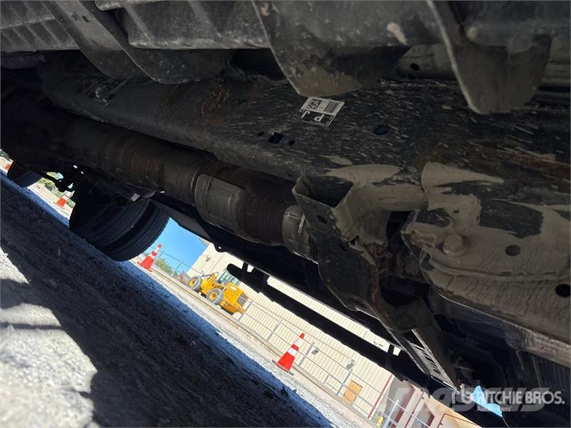 Ford F-450 XL 4x2 Crew Cab Utility Truck Utilitaire benne
