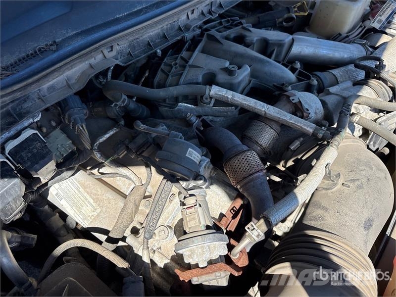 Ford F-450 XL 4x2 Crew Cab Utility Truck Utilitaire benne