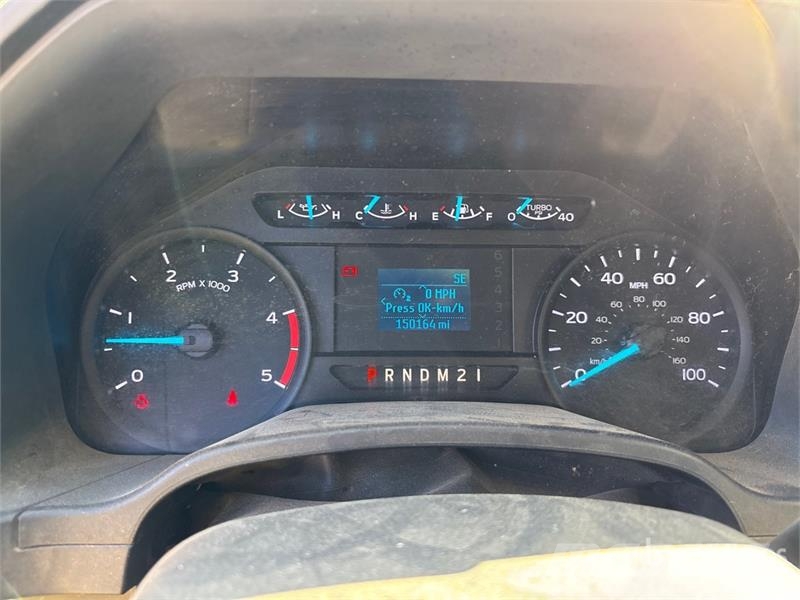 Ford F-450 XL 4x2 Crew Cab Utility Truck Utilitaire benne