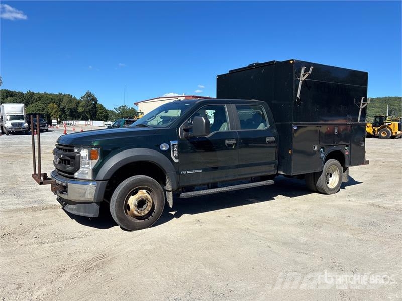 Ford F-450 XL 4x2 Crew Cab Utility Truck Utilitaire benne