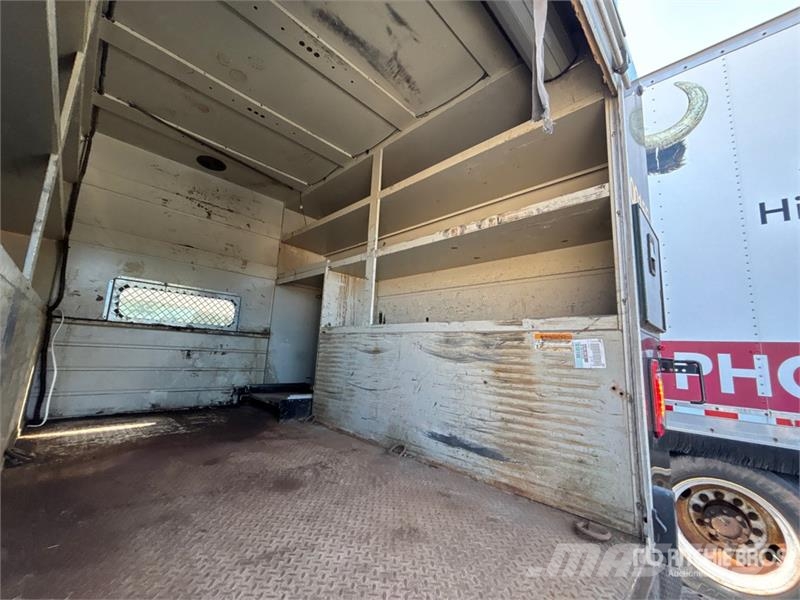 Ford F-450 XL 4x2 Crew Cab Utility Truck Utilitaire benne