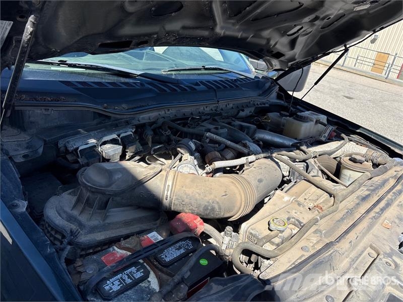 Ford F-450 XL 4x2 Crew Cab Utility Truck Utilitaire benne