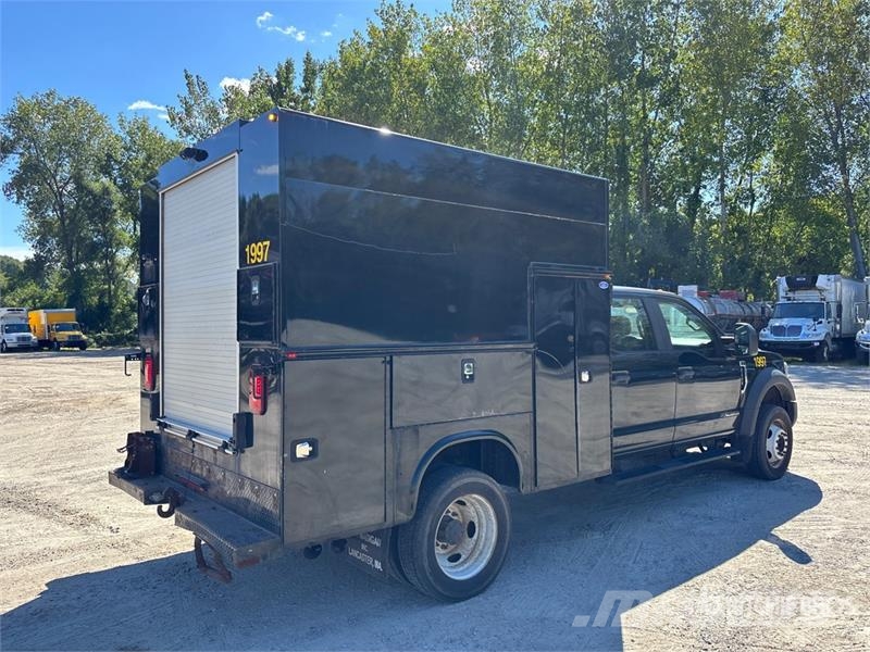 Ford F-450 XL 4x2 Crew Cab Utility Truck Utilitaire benne