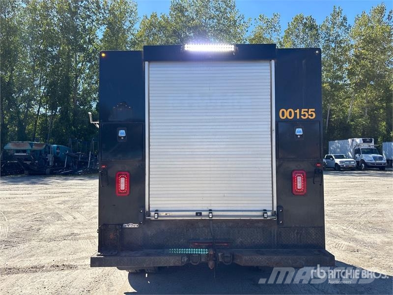 Ford F-450 XL 4x2 Crew Cab Utility Truck Utilitaire benne