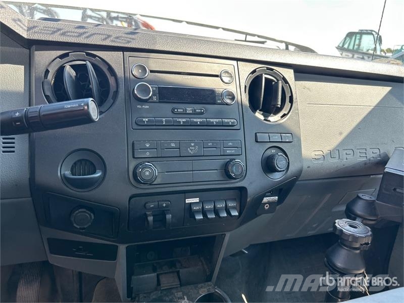 Ford F-450 XL 4x2 Utility Truck (Inoperable) Pik up kamioni