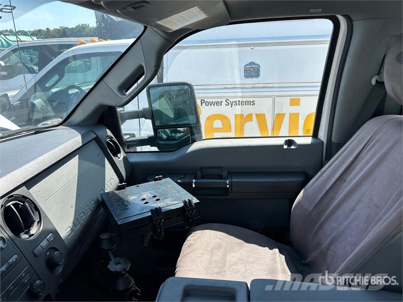 Ford F-450 XL 4x2 Utility Truck (Inoperable) Pik up kamioni
