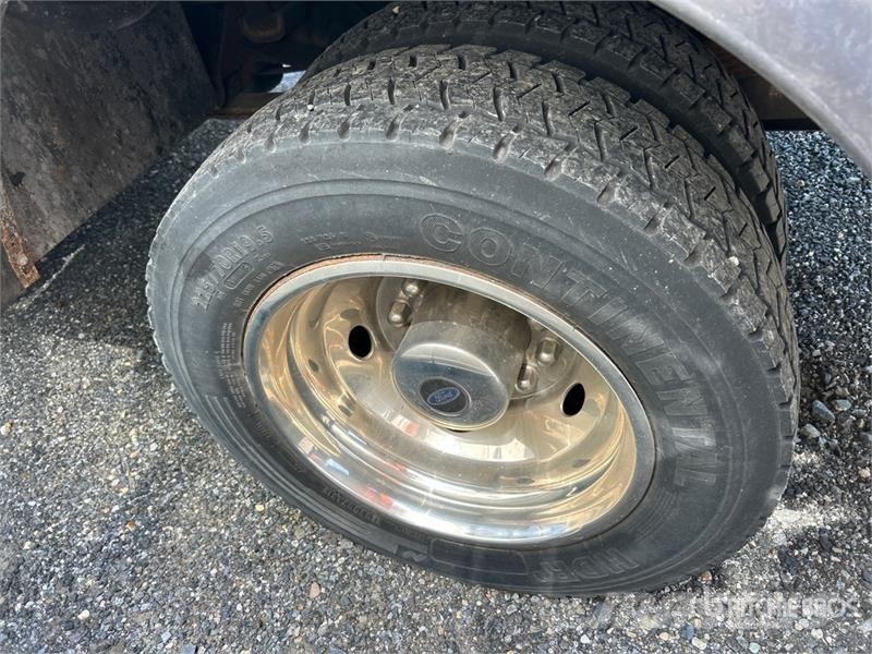 Ford F-450 XL 4x2 Utility Truck (Inoperable) Pik up kamioni