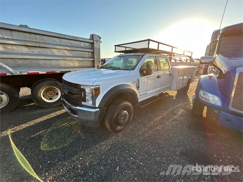 Ford F-450 XL 4x4 Crew Cab Utility Truck (Inoperable) Pick up/Dropside