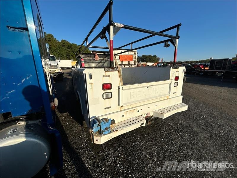 Ford F-450 XL 4x4 Crew Cab Utility Truck (Inoperable) Pick up/Dropside