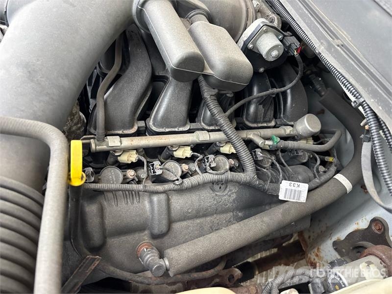Ford F-450 XL 4x4 Enclosed Utility Truck (Inoperable) 皮卡车