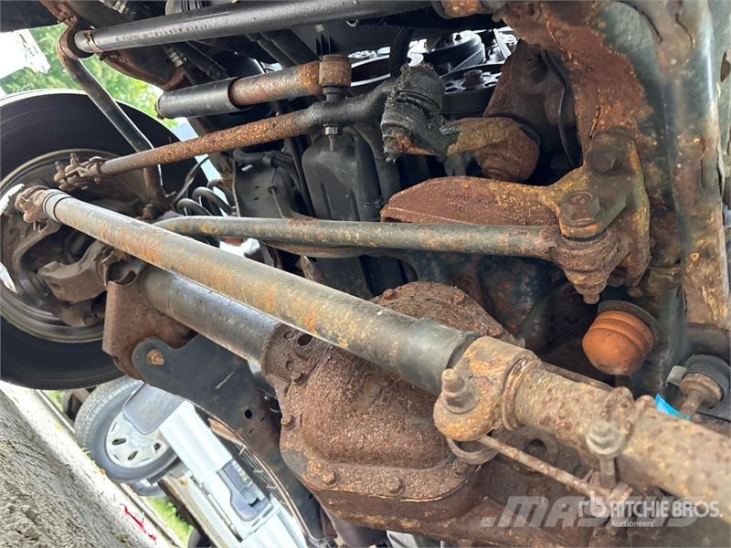 Ford F-450 XL 4x4 Enclosed Utility Truck (Inoperable) 皮卡车