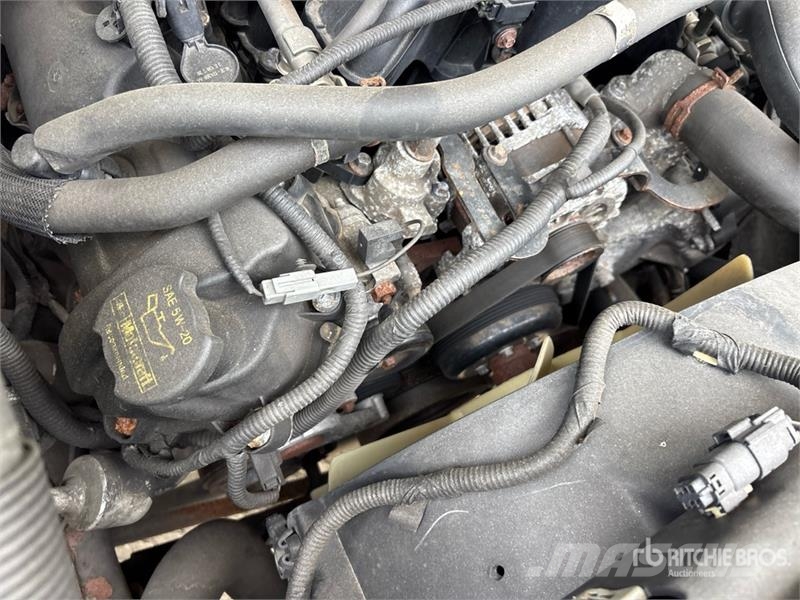 Ford F-450 XL 4x4 Enclosed Utility Truck (Inoperable) 皮卡车