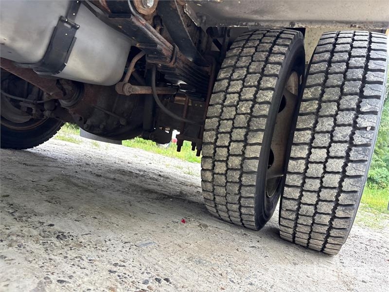 Ford F-450 XL 4x4 Enclosed Utility Truck (Inoperable) 皮卡车