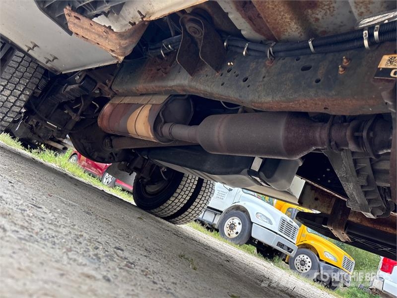 Ford F-450 XL 4x4 Enclosed Utility Truck (Inoperable) 皮卡车