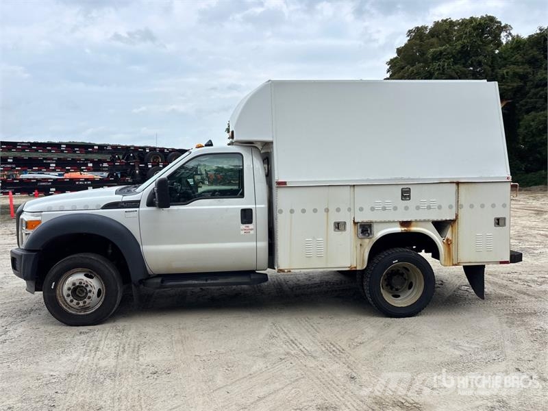 Ford F-450 XL 4x4 Enclosed Utility Truck (Inoperable) 皮卡车