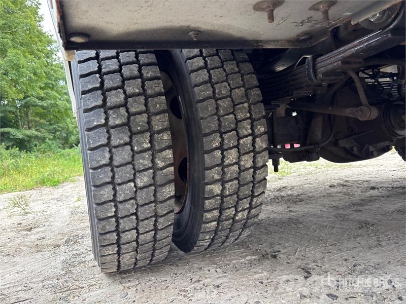 Ford F-450 XL 4x4 Enclosed Utility Truck (Inoperable) 皮卡车
