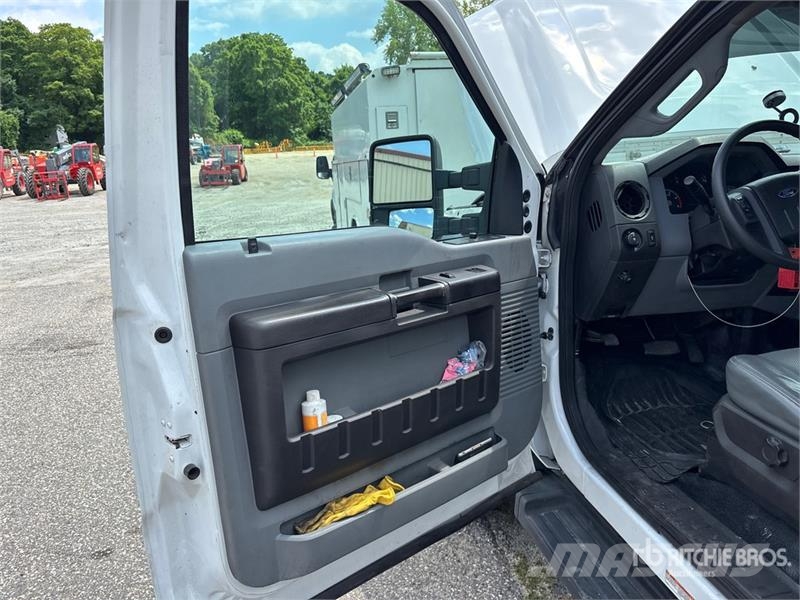 Ford F-550 مركبات إصلاح الأعطال