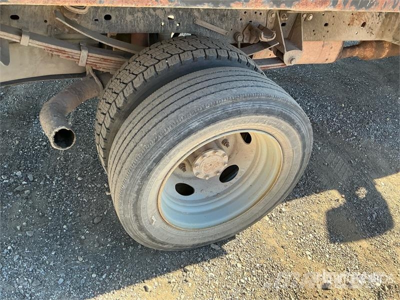 Ford F-550 شاحنات قلابة