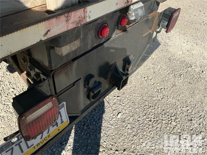Ford F-550 شاحنات مسطحة/مفصلية الجوانب