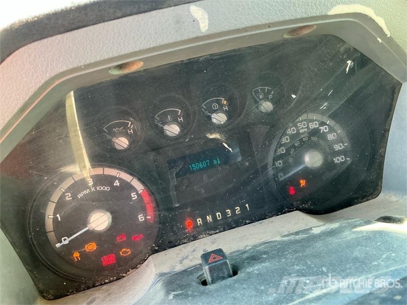 Ford F-550 شاحنات قلابة