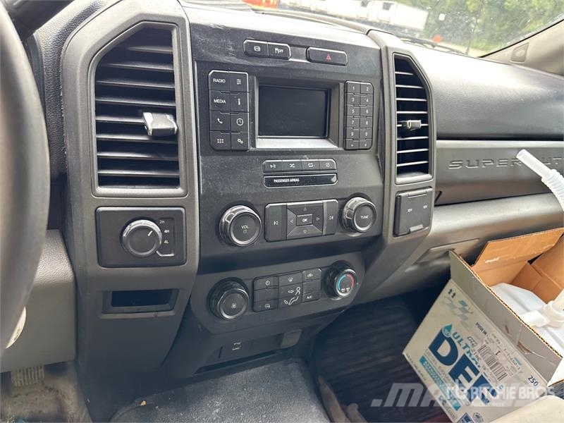 Ford F-550 Hinausautot