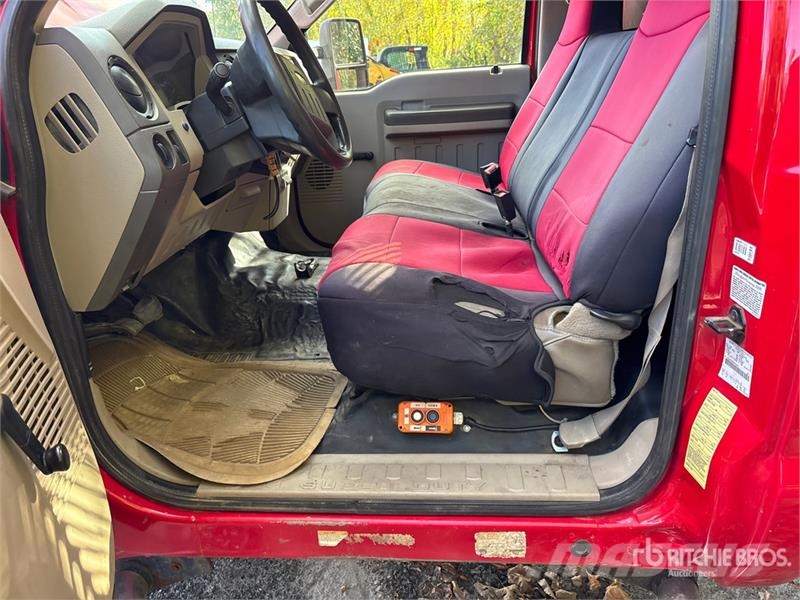 Ford F-550 Camion benne