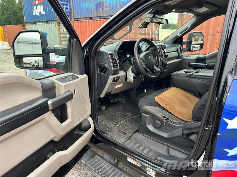 Ford F-550 Hinausautot