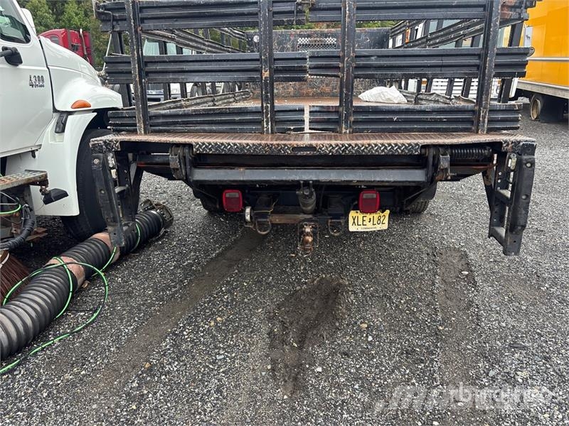 Ford F-550 4x2 Flatbed Truck (Inoperable) Tovornjaki s kesonom/platojem