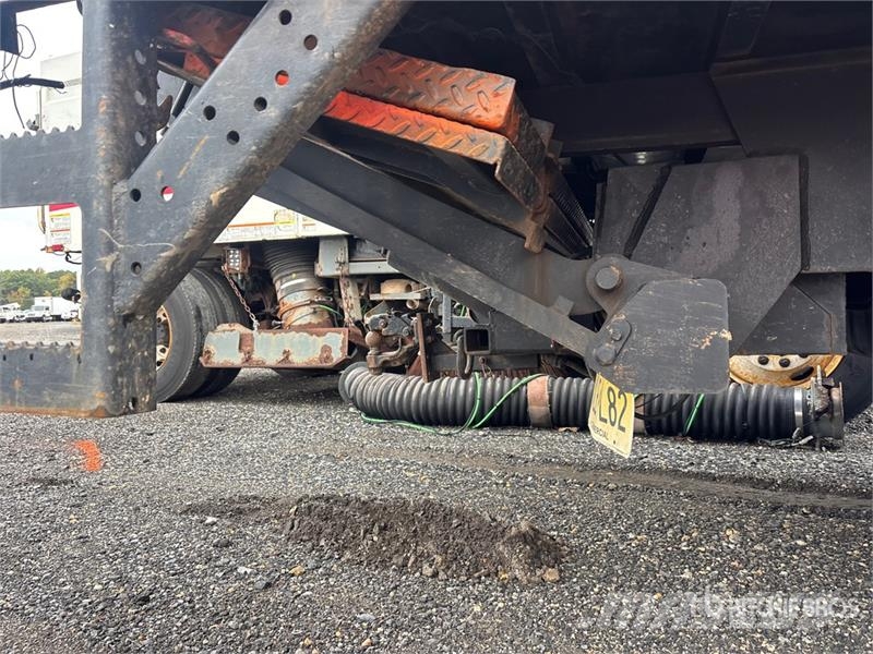 Ford F-550 4x2 Flatbed Truck (Inoperable) Tovornjaki s kesonom/platojem