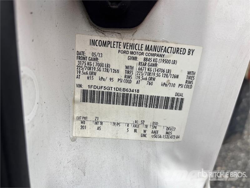 Ford F-550 4x2 Flatbed Truck (Inoperable) Tovornjaki s kesonom/platojem