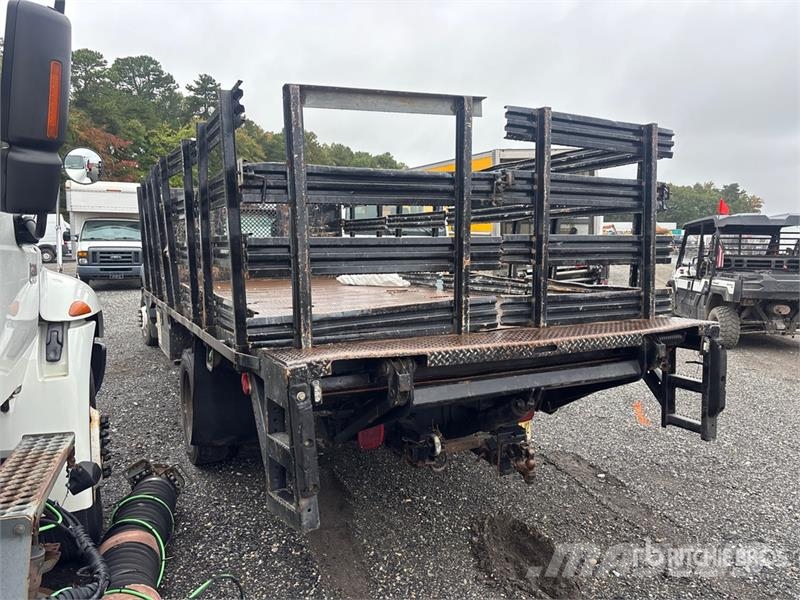 Ford F-550 4x2 Flatbed Truck (Inoperable) Tovornjaki s kesonom/platojem