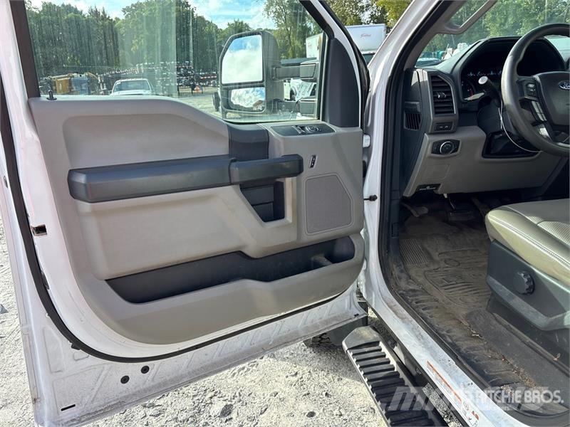 Ford F-550 4x2 Hotshot Versatile Hauler Truck Sadulveokid