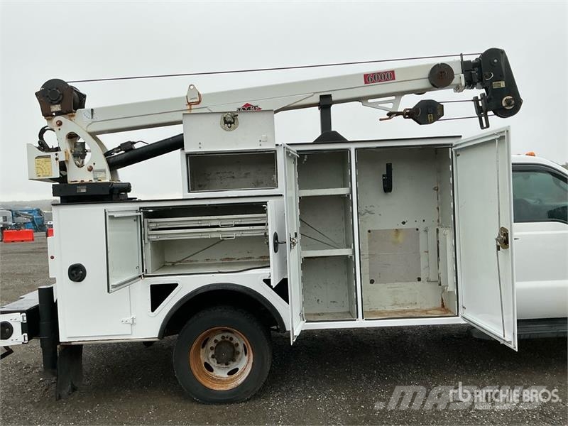 Ford F-550 4x2 Service Truck Veículos municipais / de uso geral