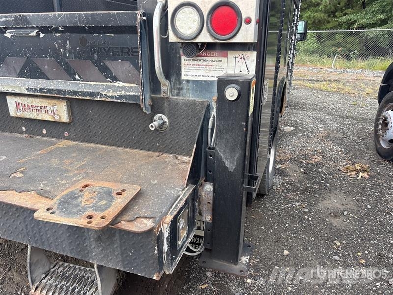 Ford F-550 4x2 Service Truck مركبات الأغراض العامة