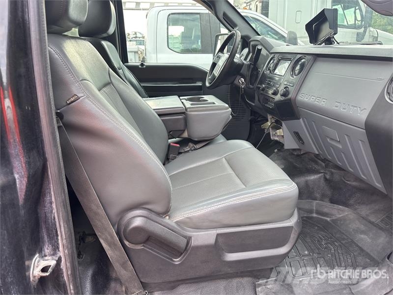 Ford F-550 4x2 Service Truck مركبات الأغراض العامة