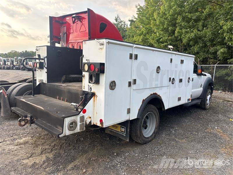 Ford F-550 4x2 Utility Truck (Inoperable) Kiperi