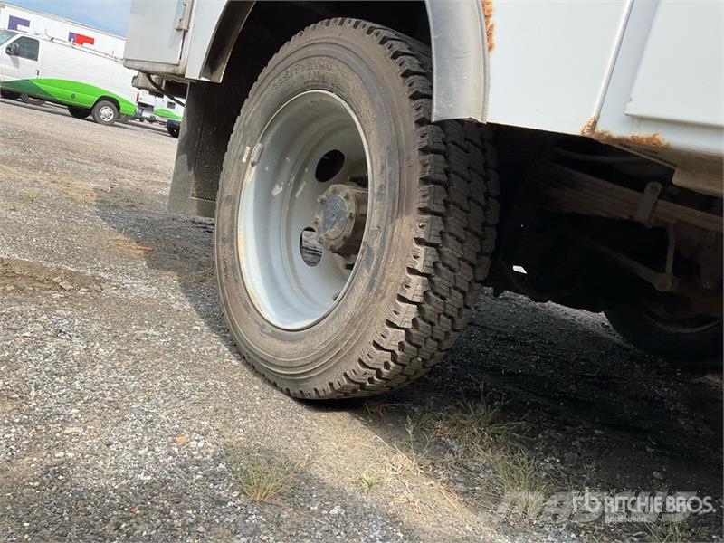 Ford F-550 4x2 Utility Truck (Inoperable) Madelkaubikud
