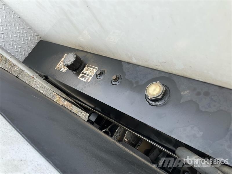 Ford F-550 4x2 Utility Truck (Inoperable) Madelkaubikud