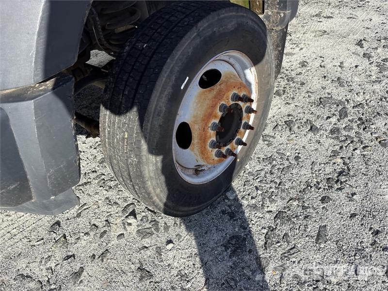 Ford F-550 4x2 XL Versatile Hauler Truck Motrici e Trattori Stradali