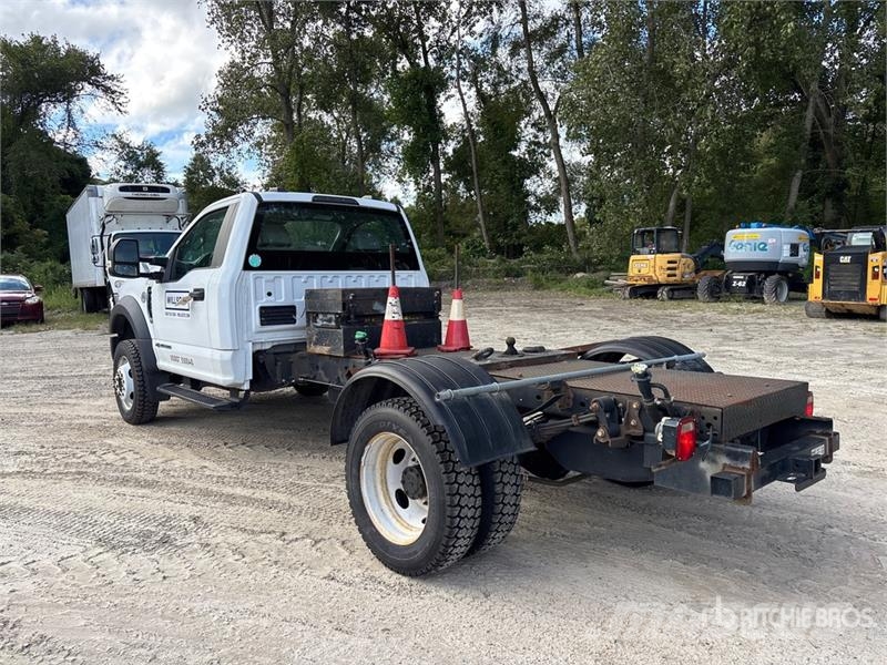 Ford F-550 4x2 XL Versatile Hauler Truck Motrici e Trattori Stradali