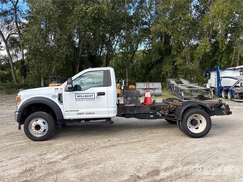 Ford F-550 4x2 XL Versatile Hauler Truck Motrici e Trattori Stradali