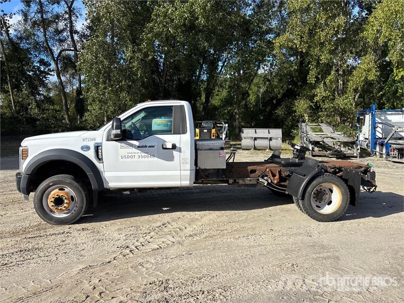 Ford F-550 4x2 XL Versatile Hauler Truck Motrici e Trattori Stradali