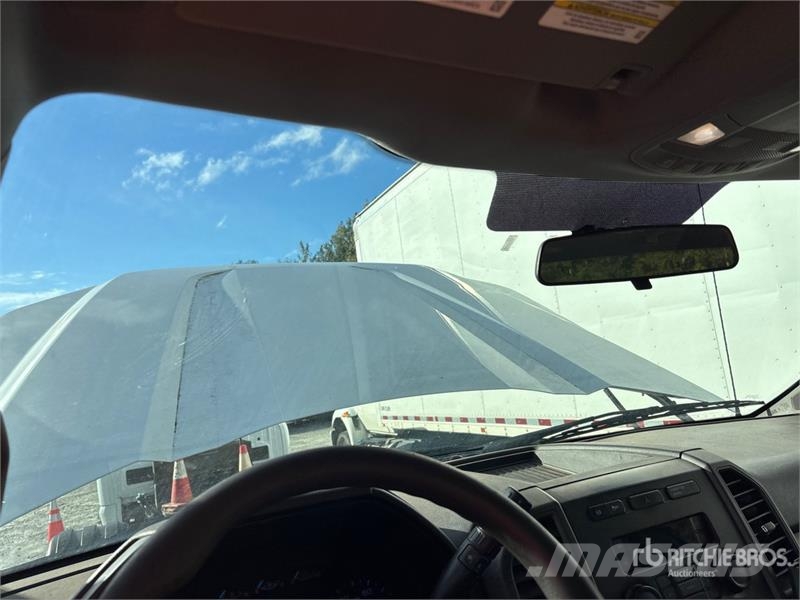 Ford F-550 4x2 XL Versatile Hauler Truck Motrici e Trattori Stradali