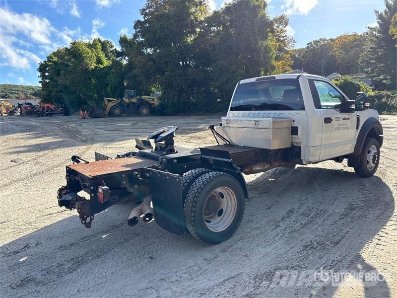 Ford F-550 4x2 XL Versatile Hauler Truck Motrici e Trattori Stradali