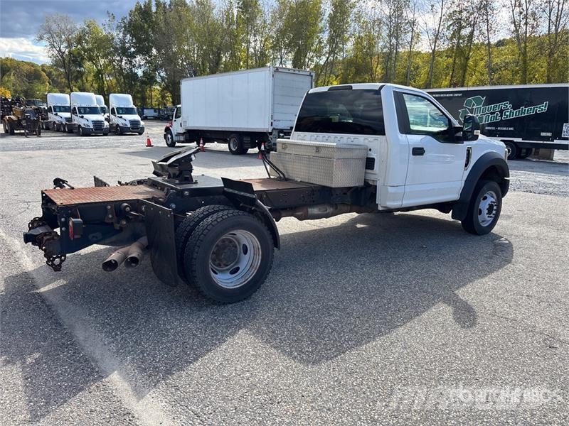 Ford F-550 4x2 XL Versatile Hauler Truck Cavalos mecânicos