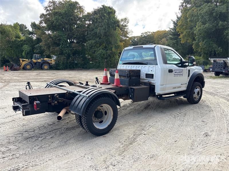 Ford F-550 4x2 XL Versatile Hauler Truck Motrici e Trattori Stradali