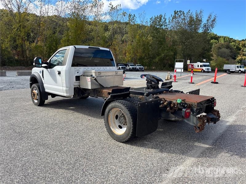 Ford F-550 4x2 XL Versatile Hauler Truck Cavalos mecânicos